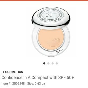 SOLD!/IT cosmetics Confidence in a Compact